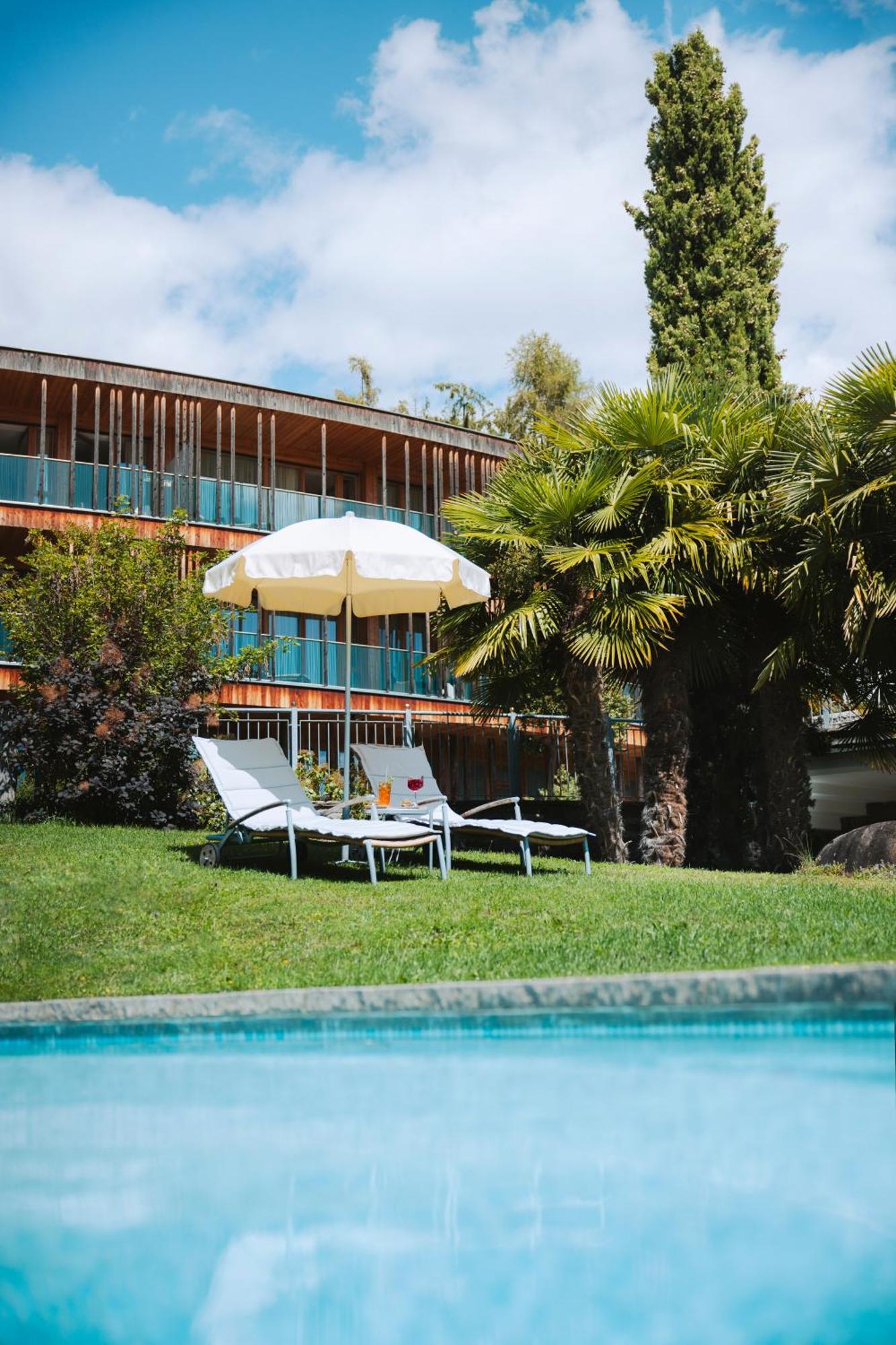 Der Waldhof Hotel Vollan Exterior photo