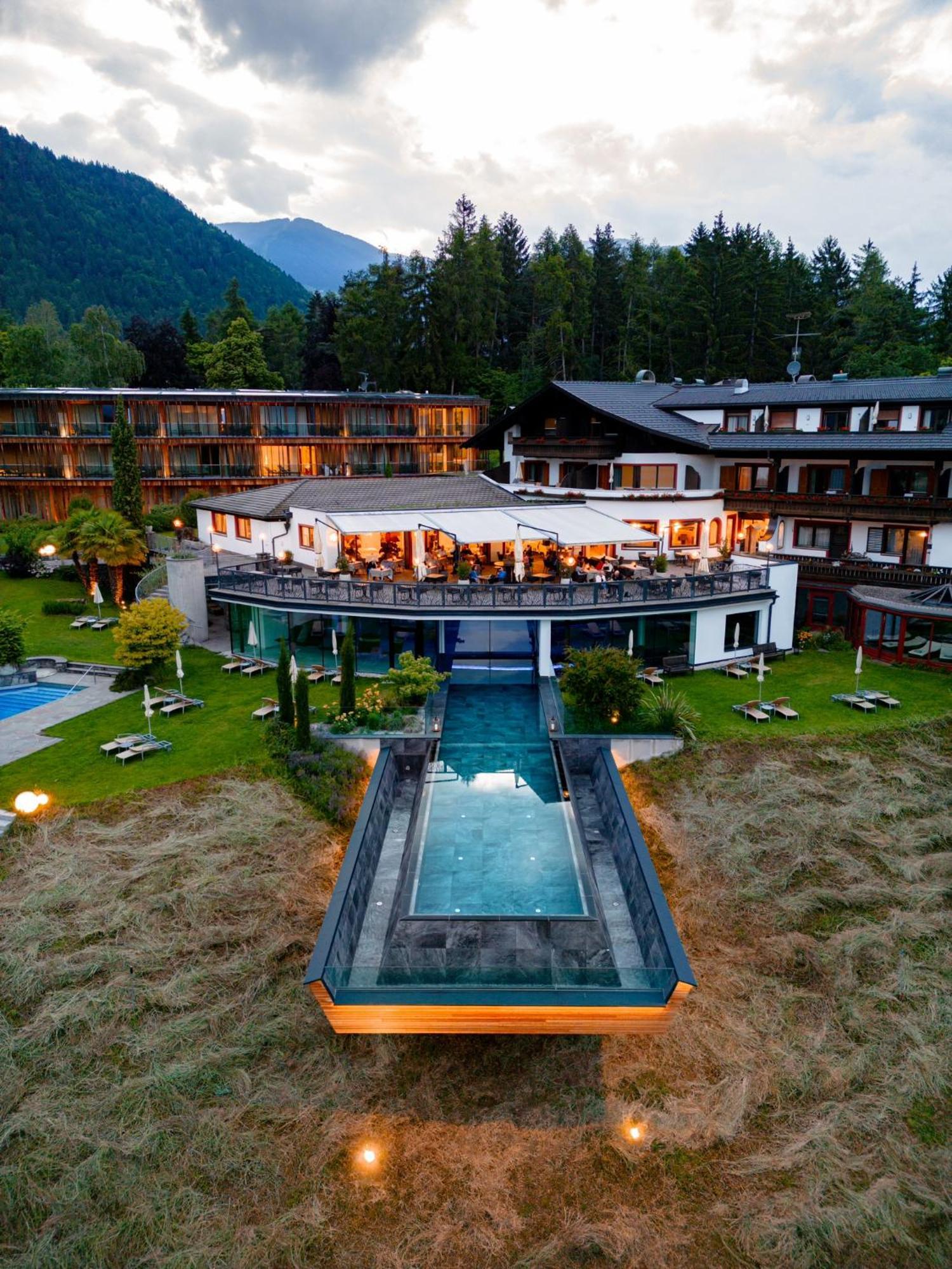 Der Waldhof Hotel Vollan Exterior photo