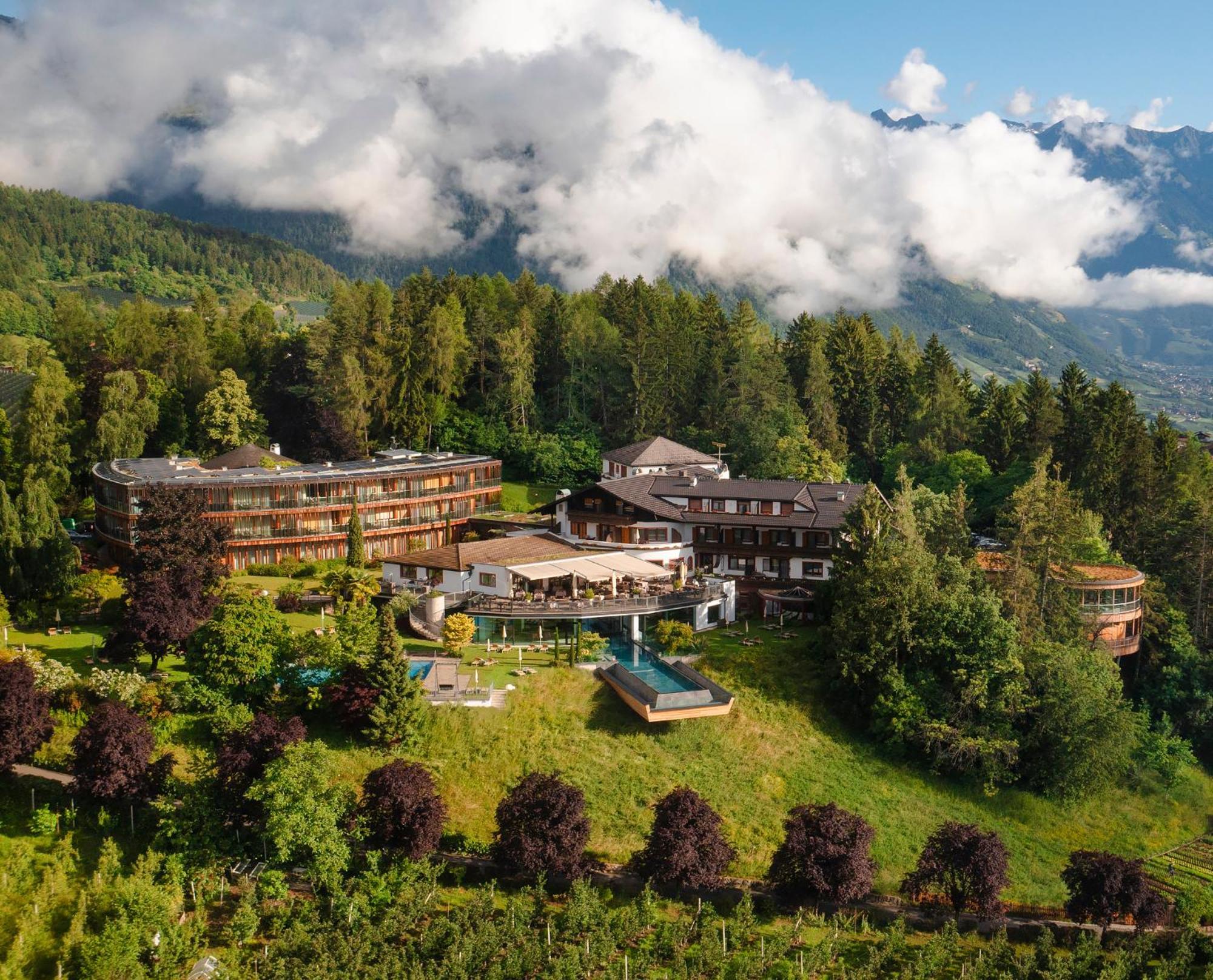 Der Waldhof Hotel Vollan Exterior photo